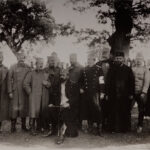 Командант пука М. Стојановић са својим штабом у Бадовинцима октобра 1914. године, Албум М. Вукашиновића, Народни музеј Краљево